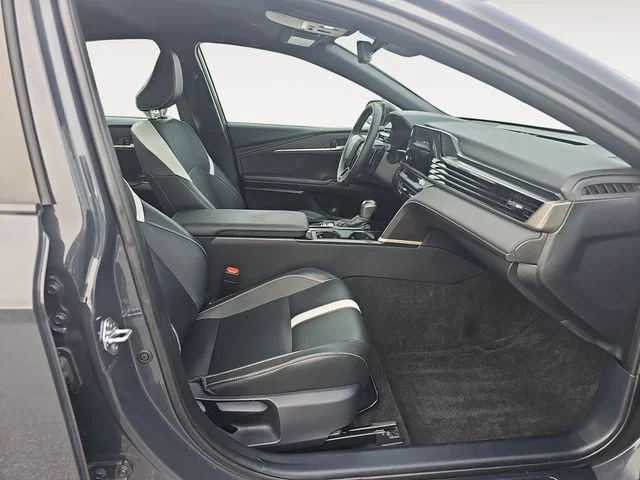 Used 2025  Toyota SE image 13