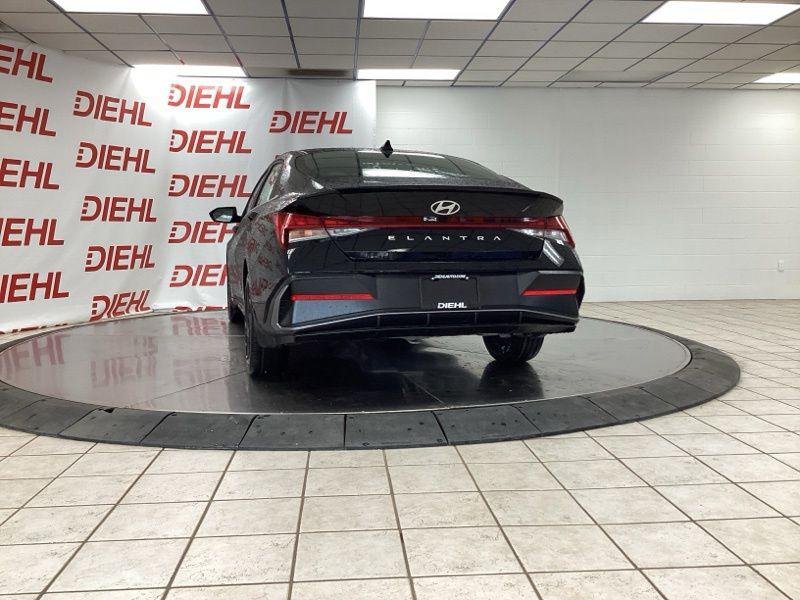 New 2026 Black Hyundai SEL Sport image 5