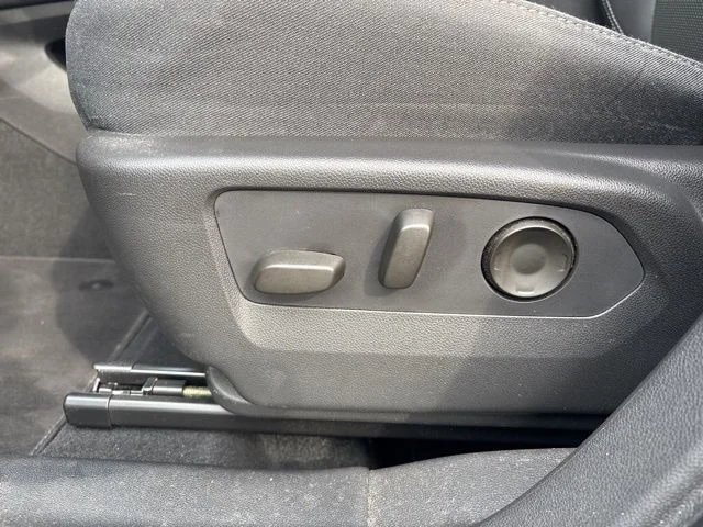 Used 2021 Blue Buick Essence image 14