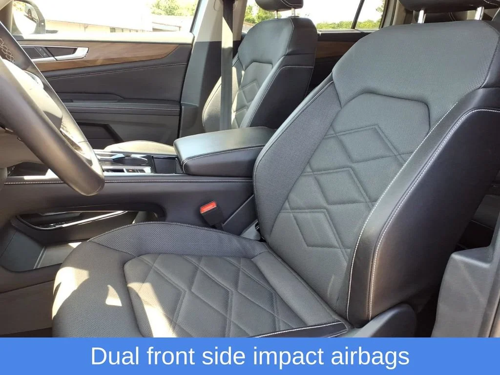 Certified Used 2024  Volkswagen 2.0T SE w/Technology image 15