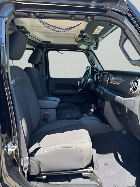 Used 2023 Black Jeep Sahara image 13