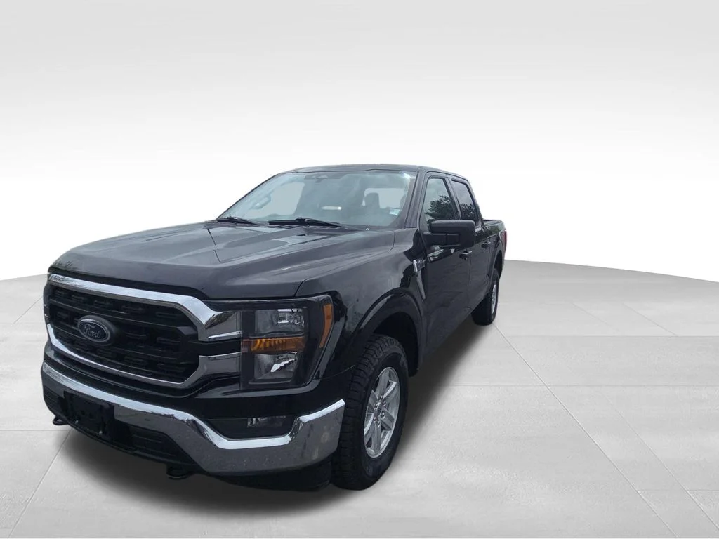Used 2023 Black Ford XLT image 15