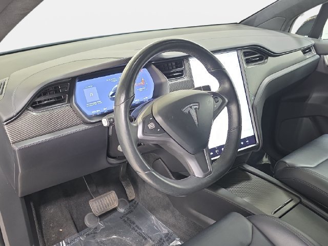 Used 2018 Black Tesla  image 16