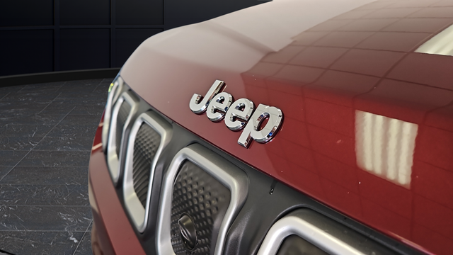 Used 2022 Velvet Red Pearlcoat Jeep Latitude image 36