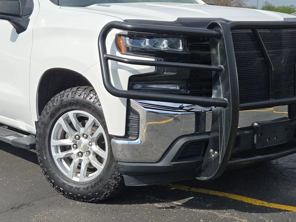 Used 2020 SUMMIT WHITE Chevrolet LT image 3