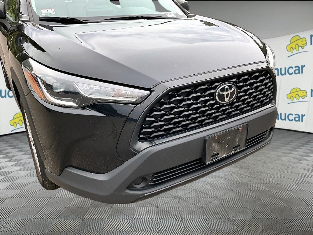 Used 2023 Black Toyota L image 8