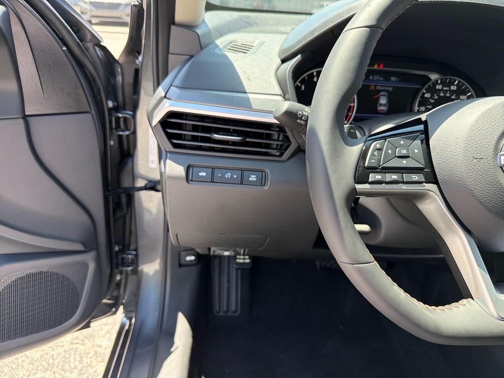 New 2026 Gray Nissan 2.5 SR image 13