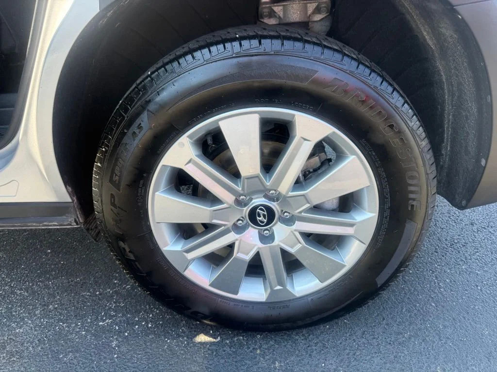 Certified Used 2025 Silver Hyundai SEL image 33