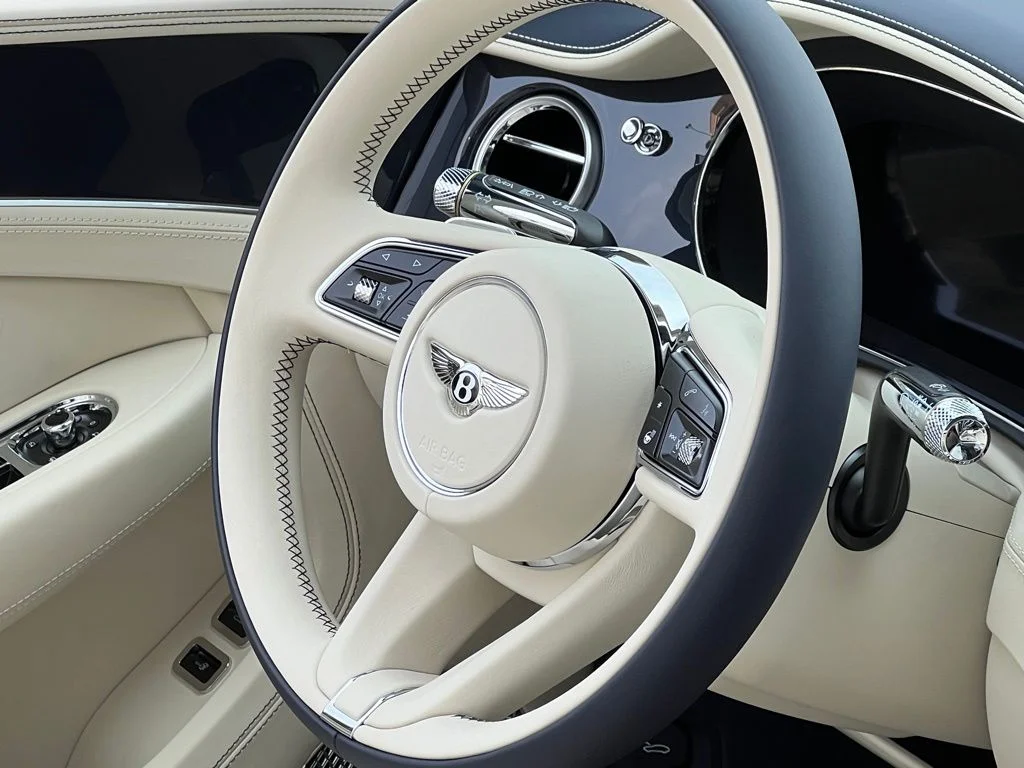 Used 2026  Bentley Azure image 20