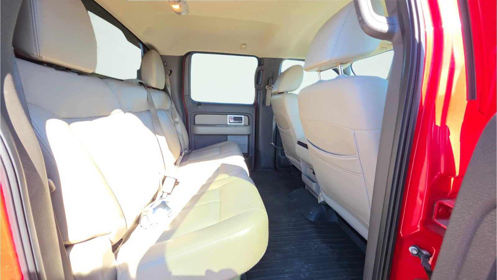 Used 2010 Red Ford XLT image 21