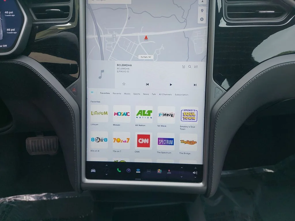 Used 2021  Tesla Long Range image 21
