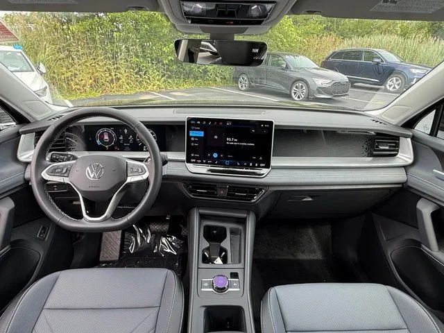 New 2026 Deep Black Pearl Volkswagen 2.0T SE image 10