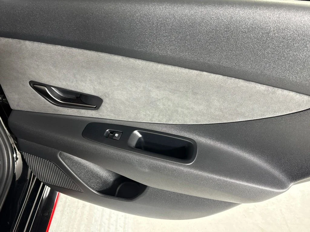 Used 2025 Black Hyundai Base image 20