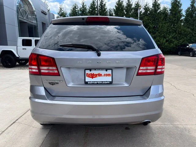 Used 2017 Silver Dodge SE image 4