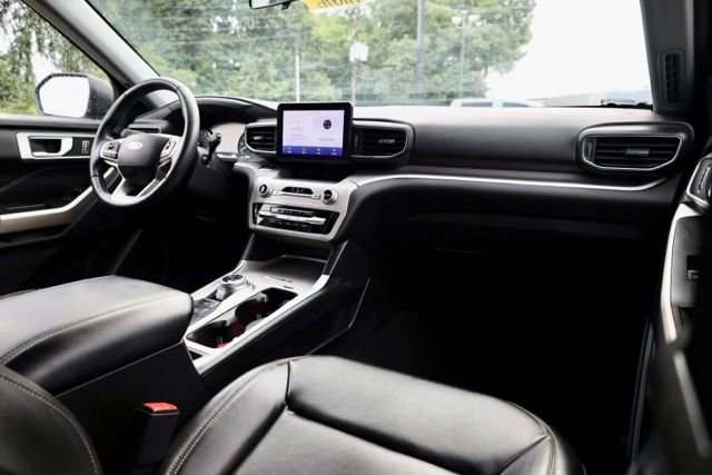 Used 2022 Gray Ford XLT image 39