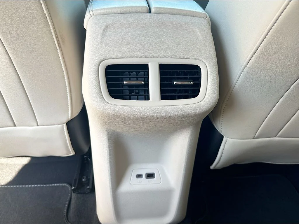 Used 2023 Red Buick Preferred image 17