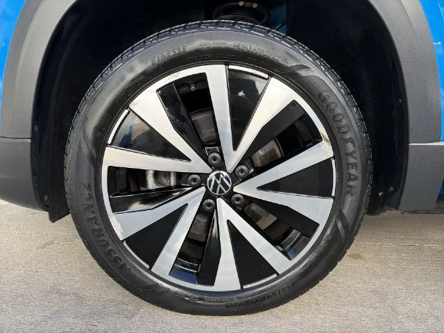 Certified Used 2022  Volkswagen 1.5T SE image 12