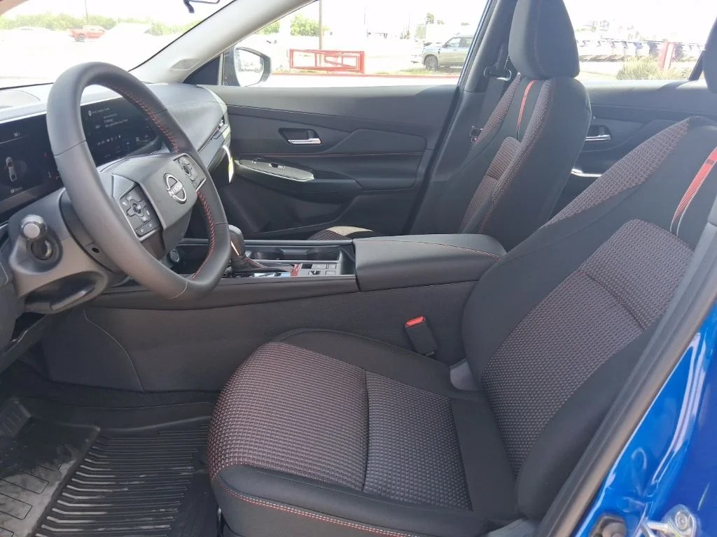 New 2026 Bluestone Pearl / Super Black Two-tone Nissan SR image 23