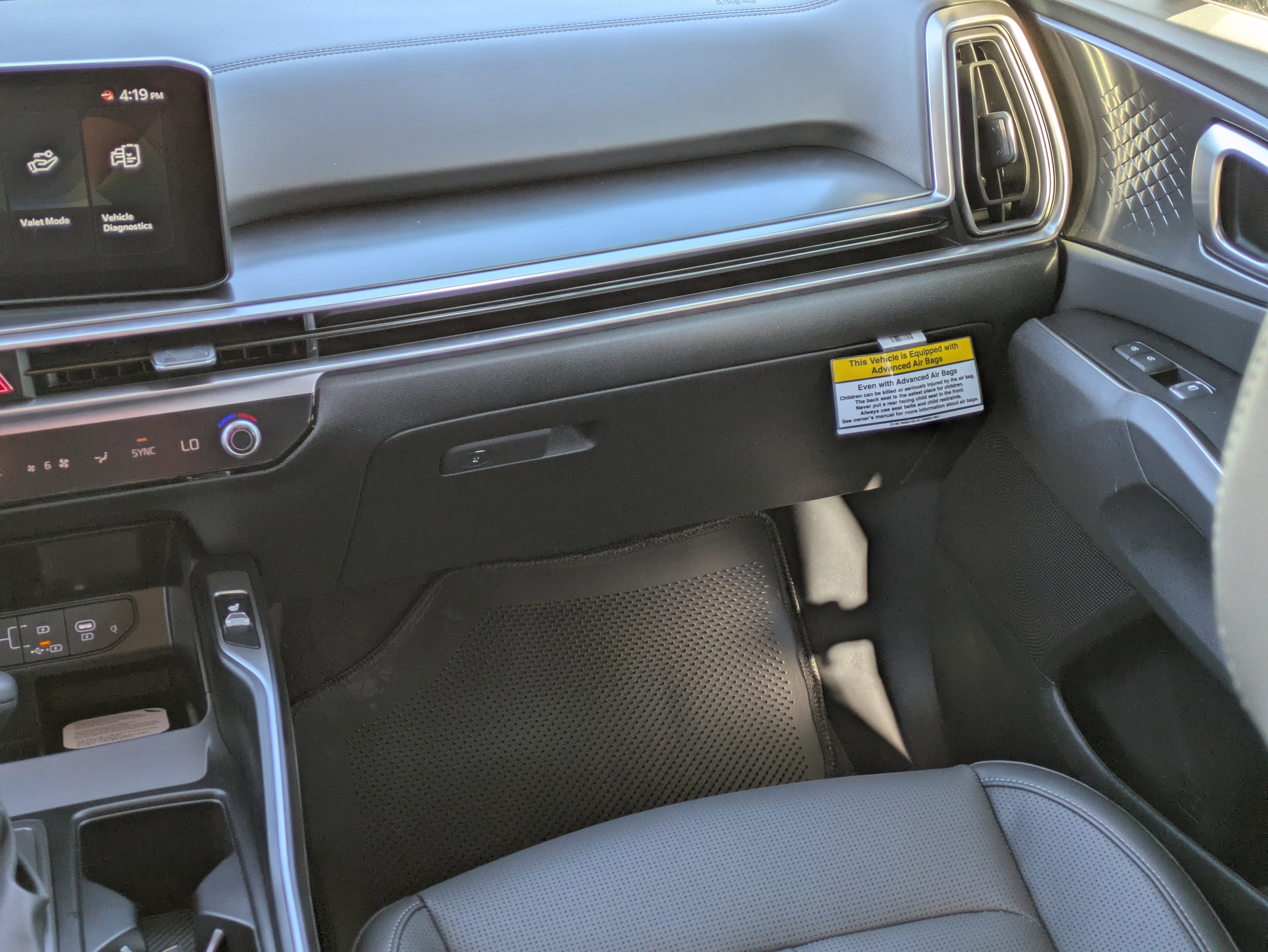 New 2026 Ivory Silver Kia S image 19