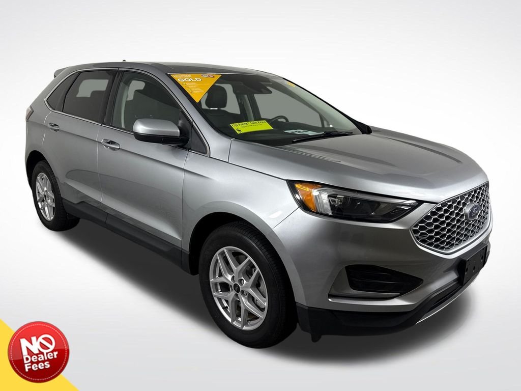 Used 2023 Silver Ford SEL image 1