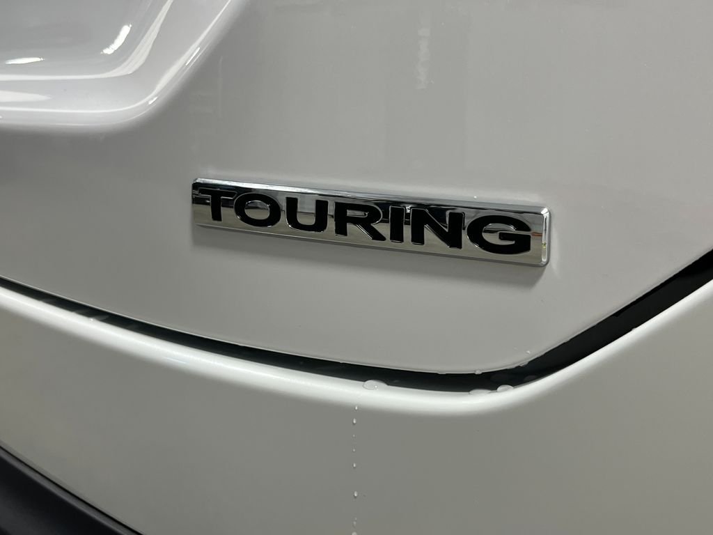 New 2026 Platinum White Pearl Honda Touring image 6