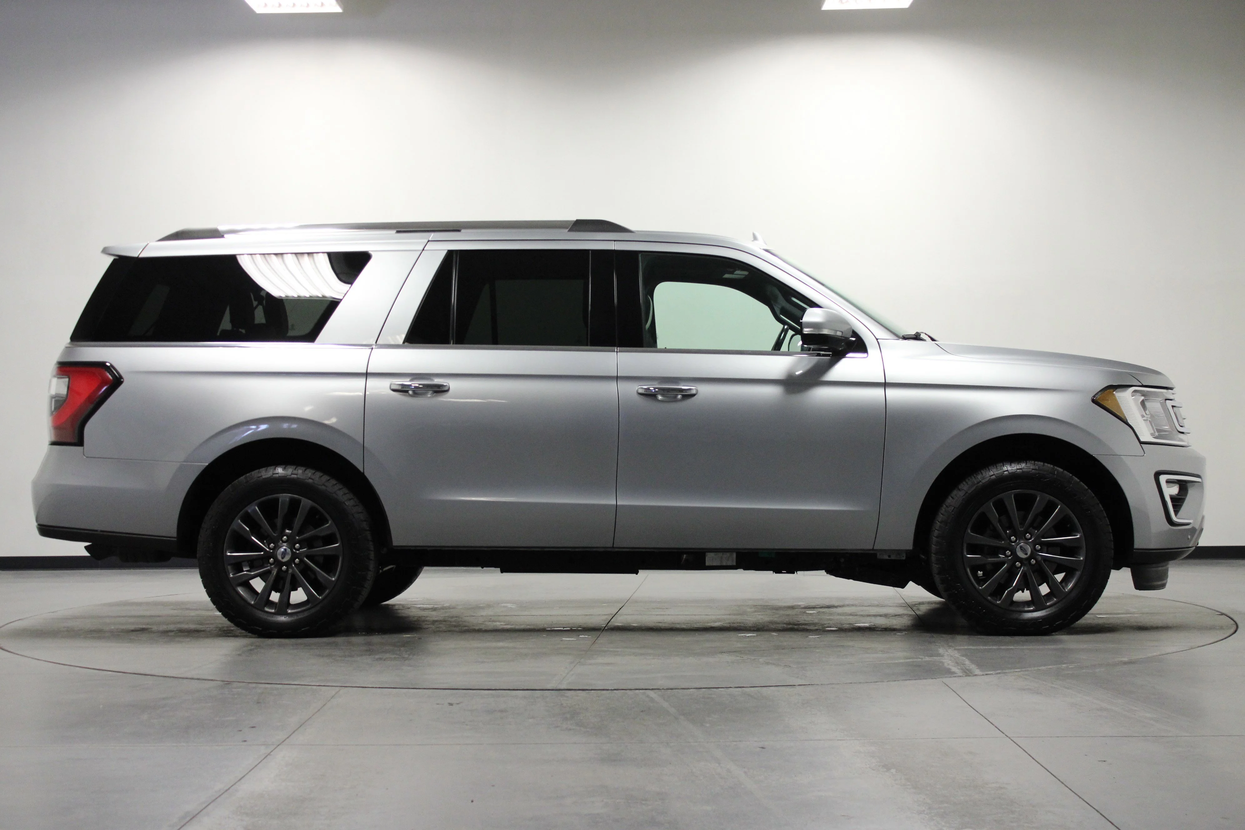 Used 2021 Iconic Silver Metallic Ford Limited image 3