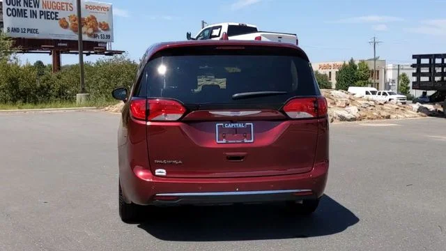 Used 2018 Red Chrysler Touring Plus image 3