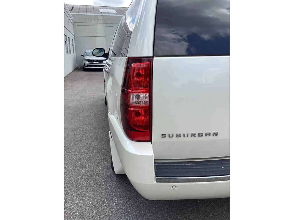 Used 2012 WHITE DIAMOND TRICOAT Chevrolet LTZ image 27