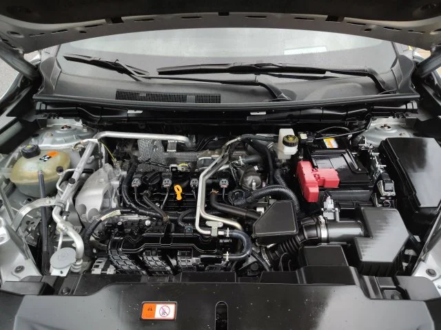 Used 2024 Silver Mitsubishi SEL image 41