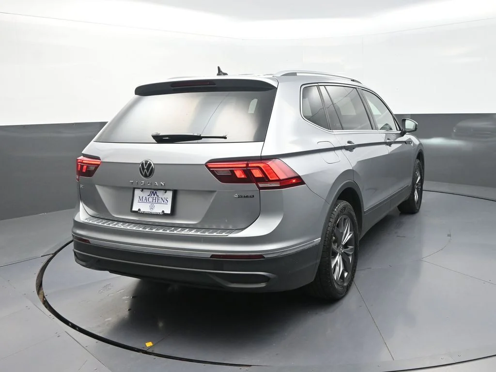 Used 2024 Silver Volkswagen 2.0T SE image 10