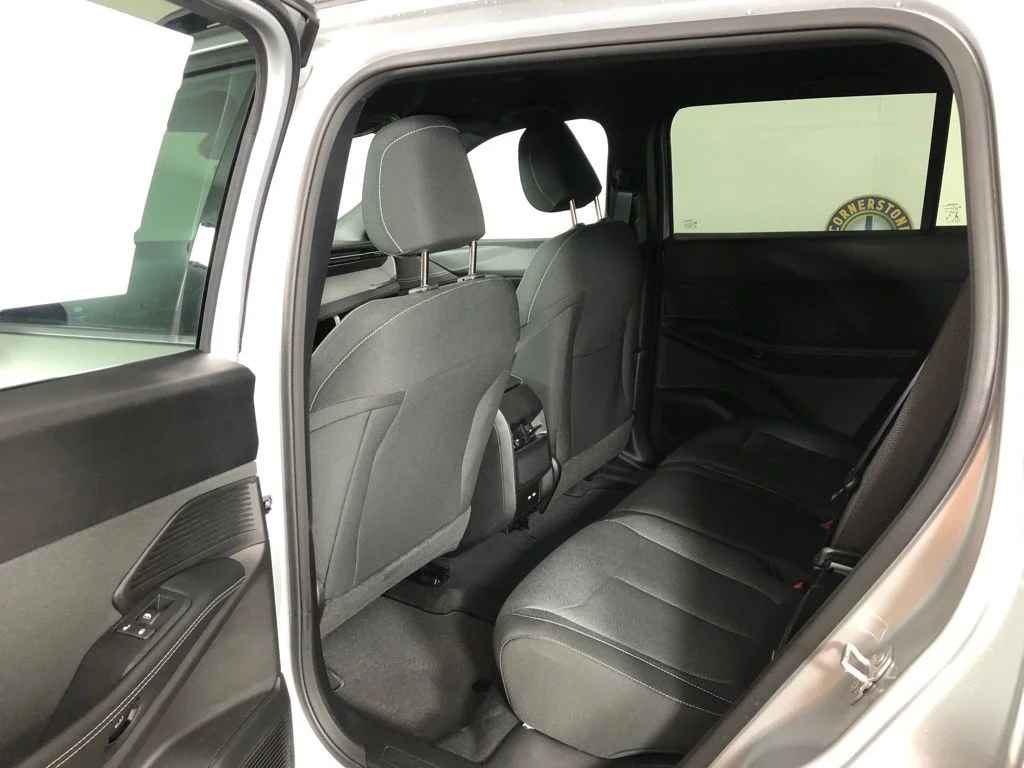 New 2026 Silver Zynith Clear-Coat Exterior Paint Jeep Laredo image 10