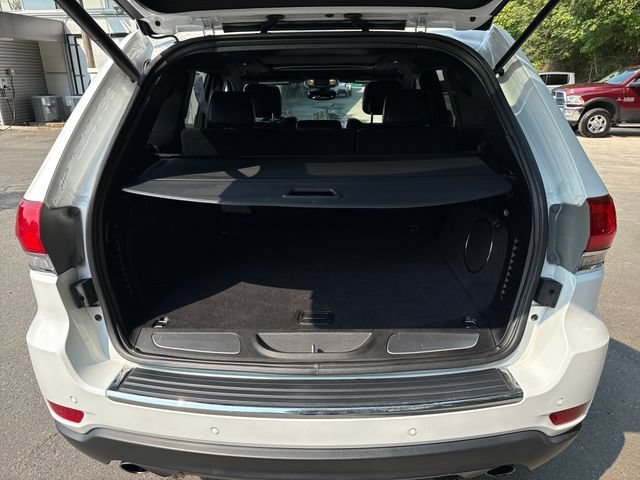 Used 2018 Bright White Clearcoat Jeep Limited image 12