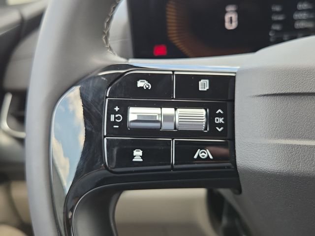 New 2027 White Kia LXS image 14