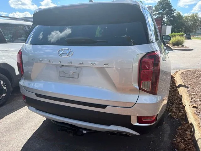 Used 2022 Silver Hyundai SEL image 11