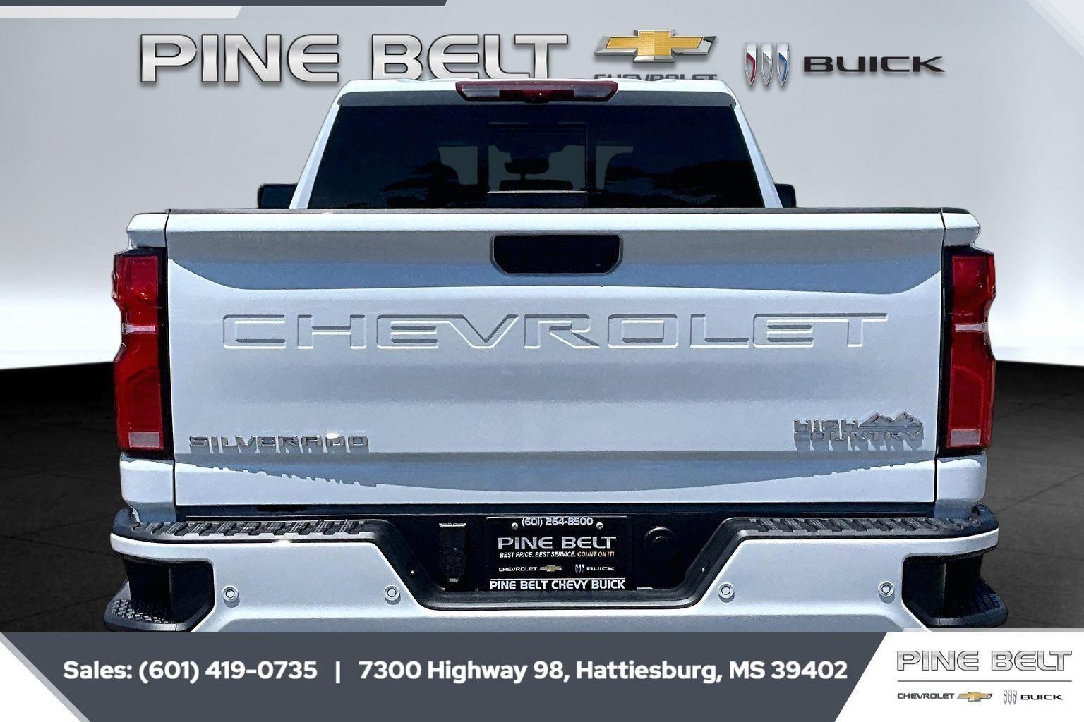 New 2026 Polar White Tricoat Chevrolet High Country image 4