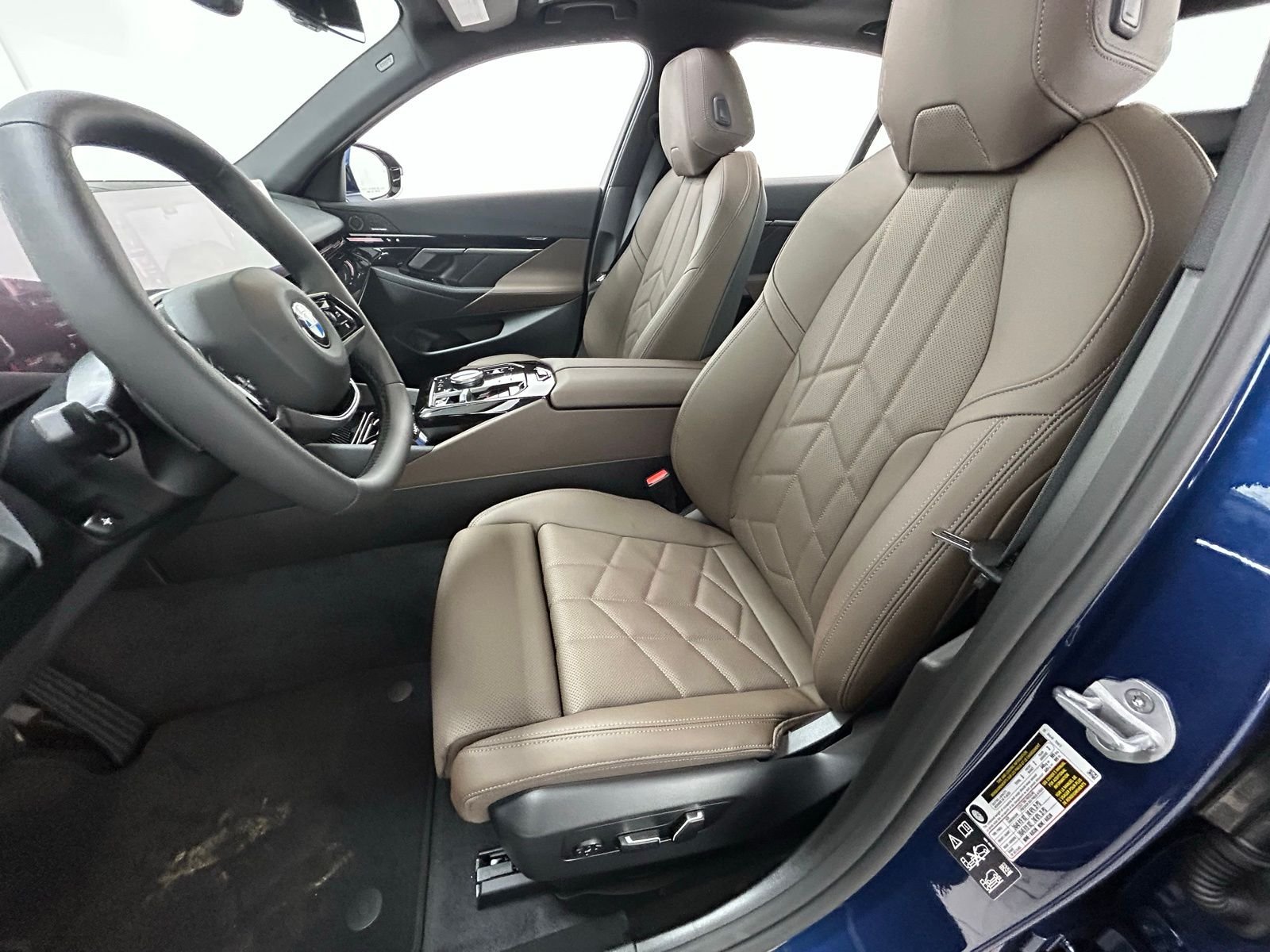 New 2026 Phytonic Blue Metallic BMW 530i xDrive image 30