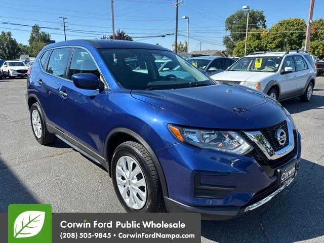 Used 2017 Caspian Blue Nissan  image 3