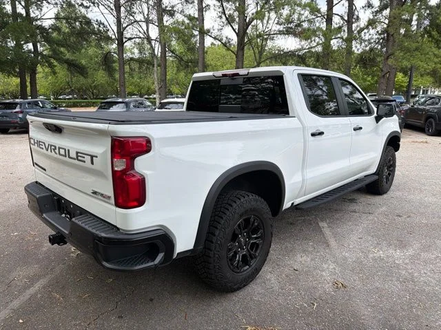 Used 2023 White Chevrolet ZR2 image 5