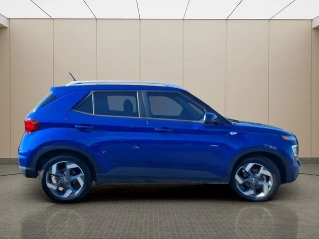 Used 2023 Blue Hyundai Limited image 5