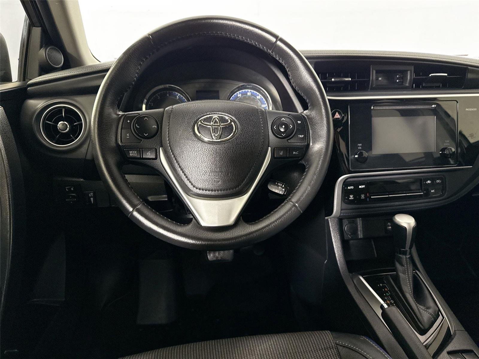 Used 2017 Falcon Gray Metallic Toyota SE image 27