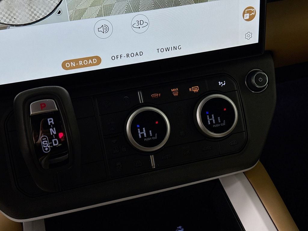 New 2026 Fuji White Land Rover X-Dynamic SE image 17