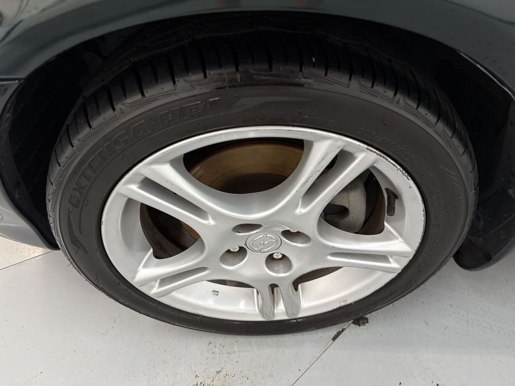 Used 2004 Emerald Mica Mazda Base image 25