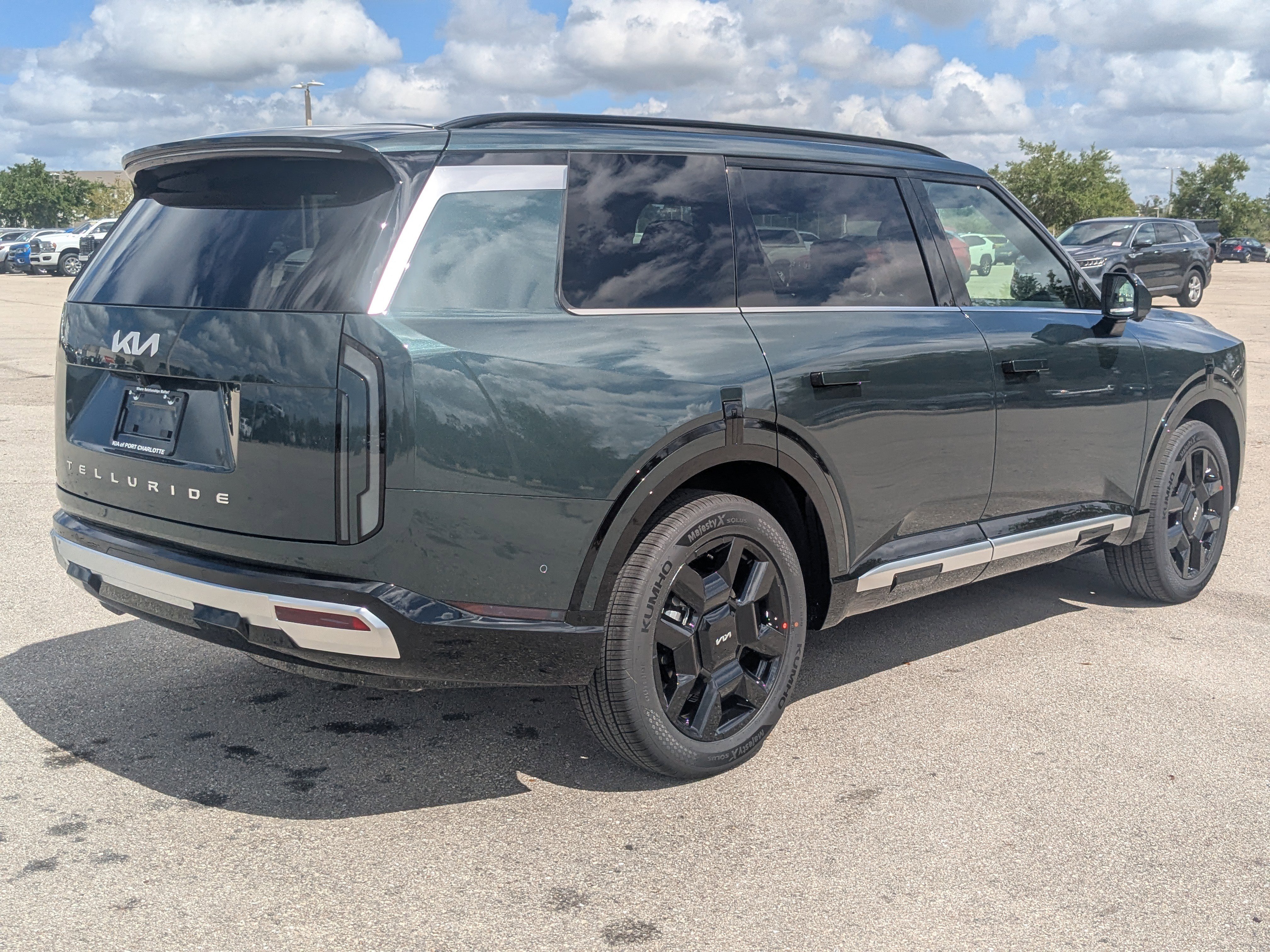 New 2027 Black Jade Green Kia SX image 5