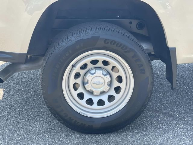 Used 2024  Chevrolet Work Truck image 7