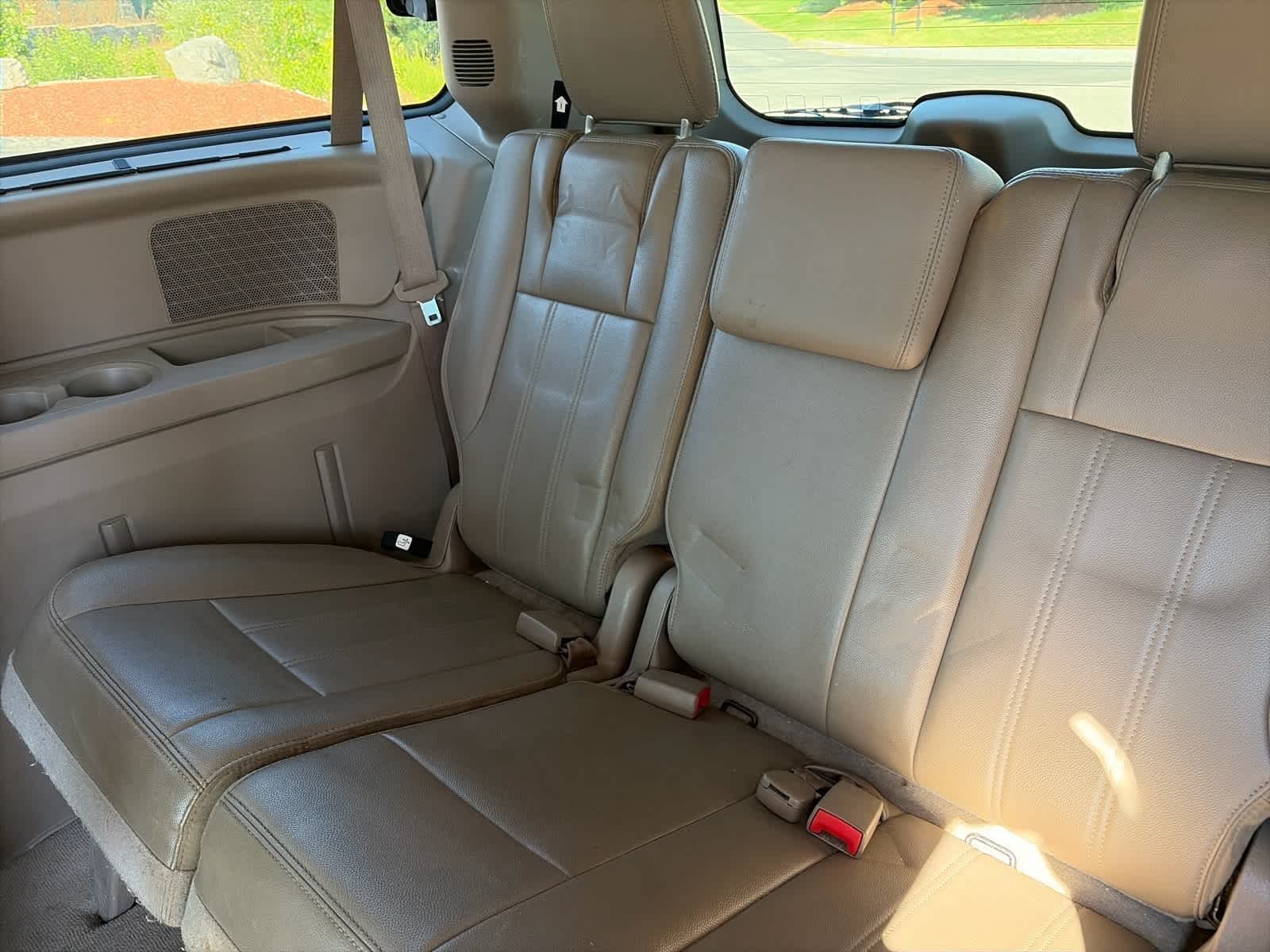 Used 2014 Deep Cherry Red Crystal Pearlcoat Chrysler Touring image 6