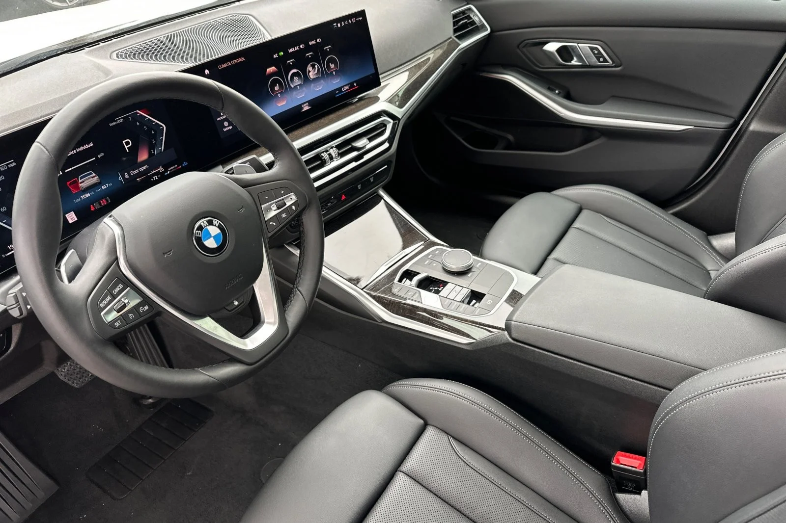 Used 2023 Alpine White BMW 330i image 9