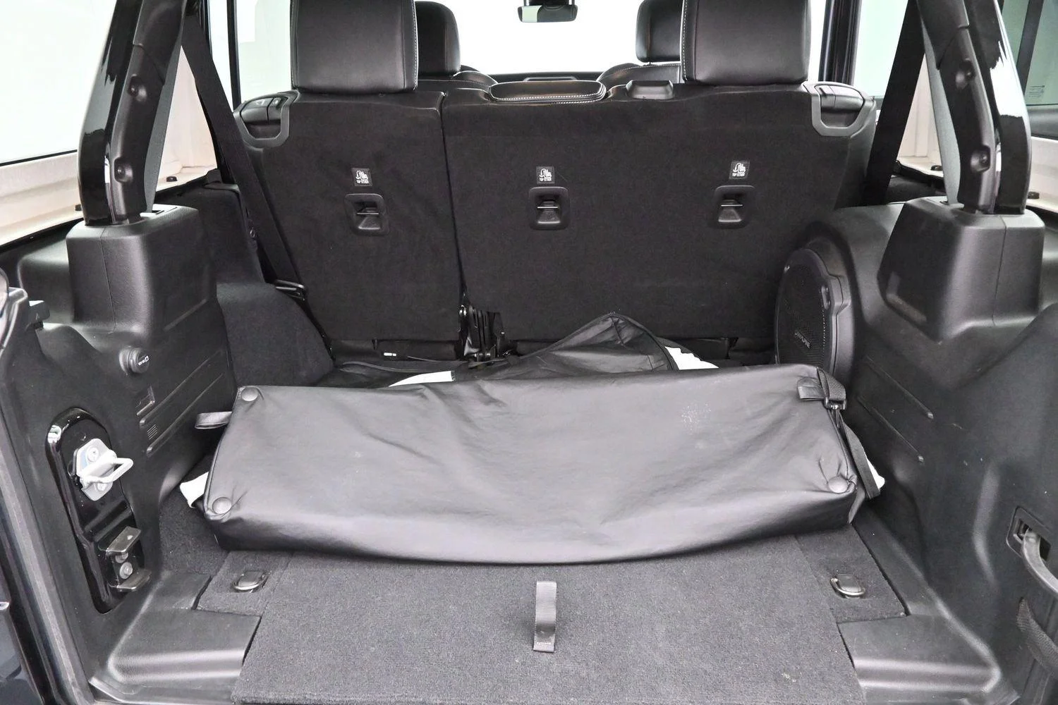 Used 2022 Black Clearcoat Jeep Unlimited Willys image 9