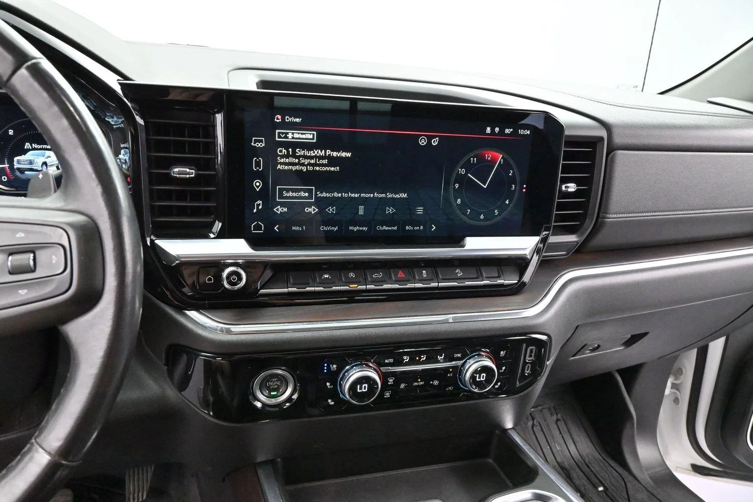 Used 2023 White Frost Tricoat GMC SLT image 18