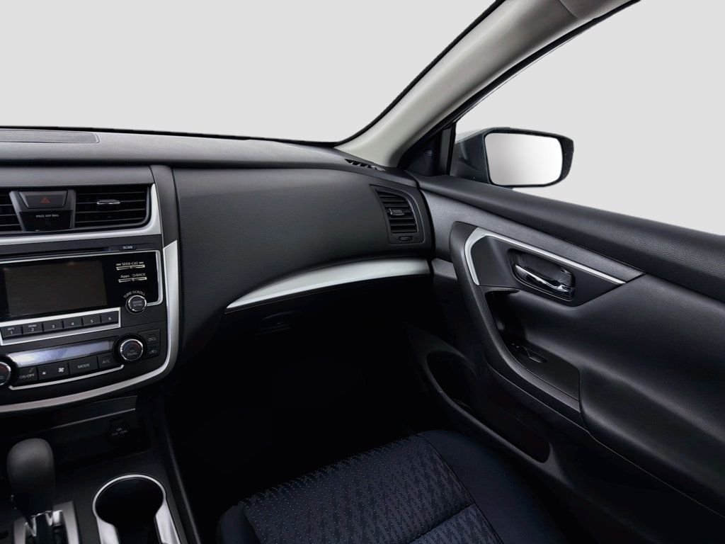 Used 2016 Gun Metallic Nissan 4dr Sedan I4 2.5 SV image 22