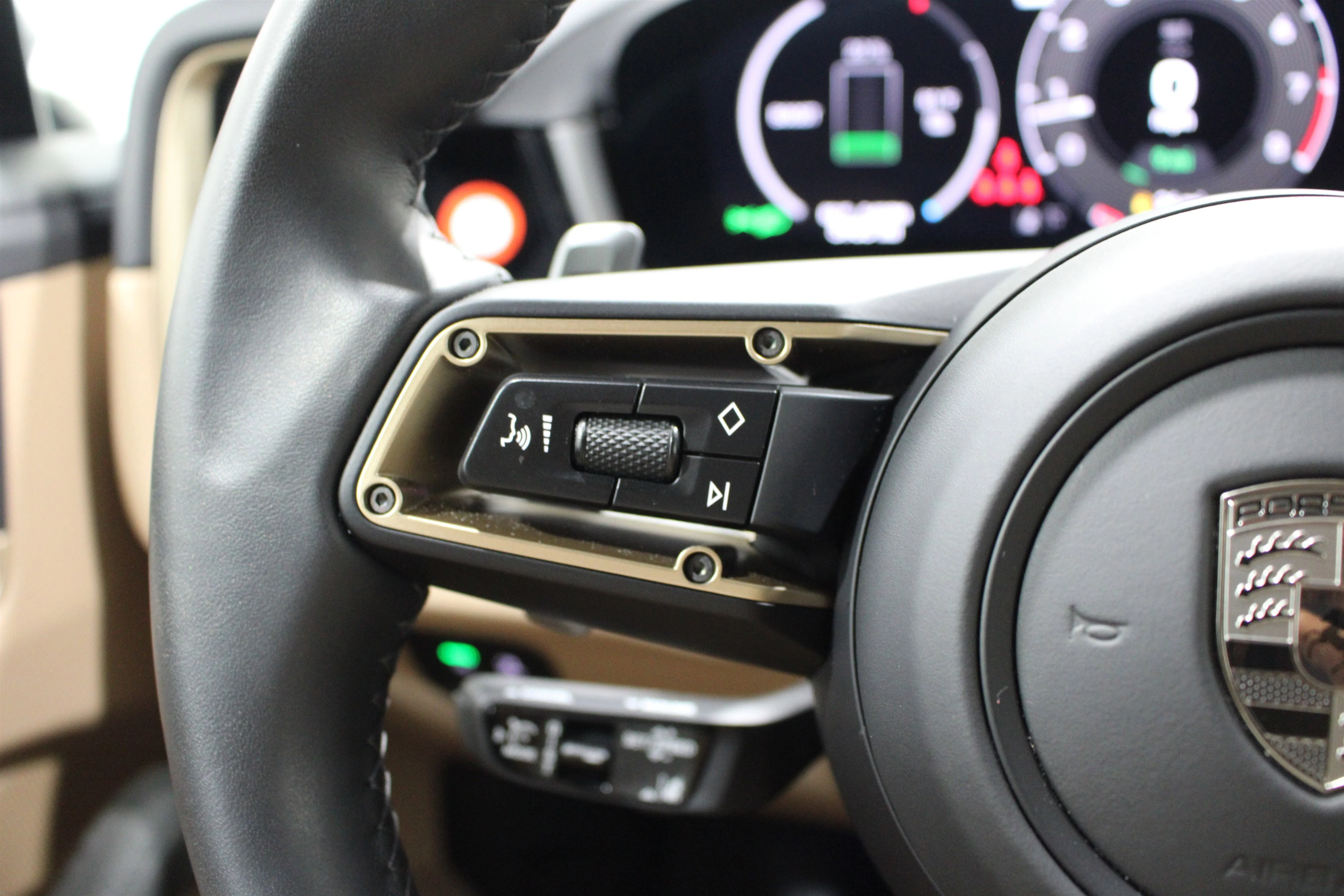 2025 Porsche Cayenne Coup Turbo E-Hybrid - Photo 11